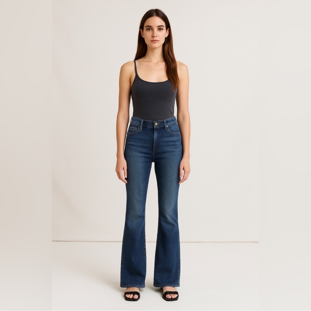 Habitual Women’s Casey Flare Jeans Blue Denim Size 4/27 – Like New - Picture 1 of 12
